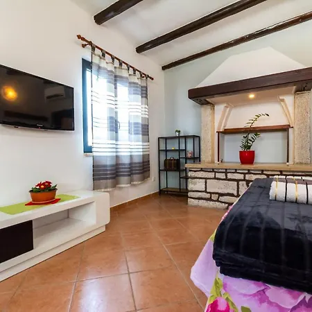 Tatil Evi House 1119 Muntić