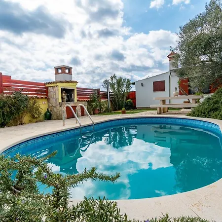 House 1119 Holiday home Muntic